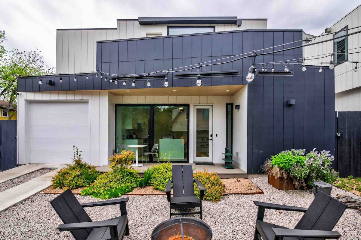 Modern, Bright Oasis Walkable to Downtown