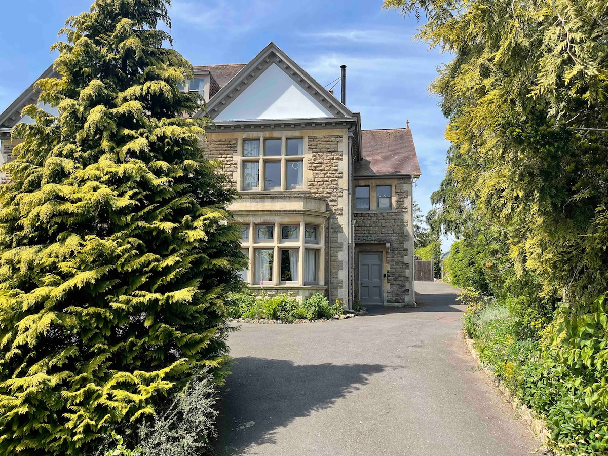 Edwardian Town House: Large Garden & Cinema