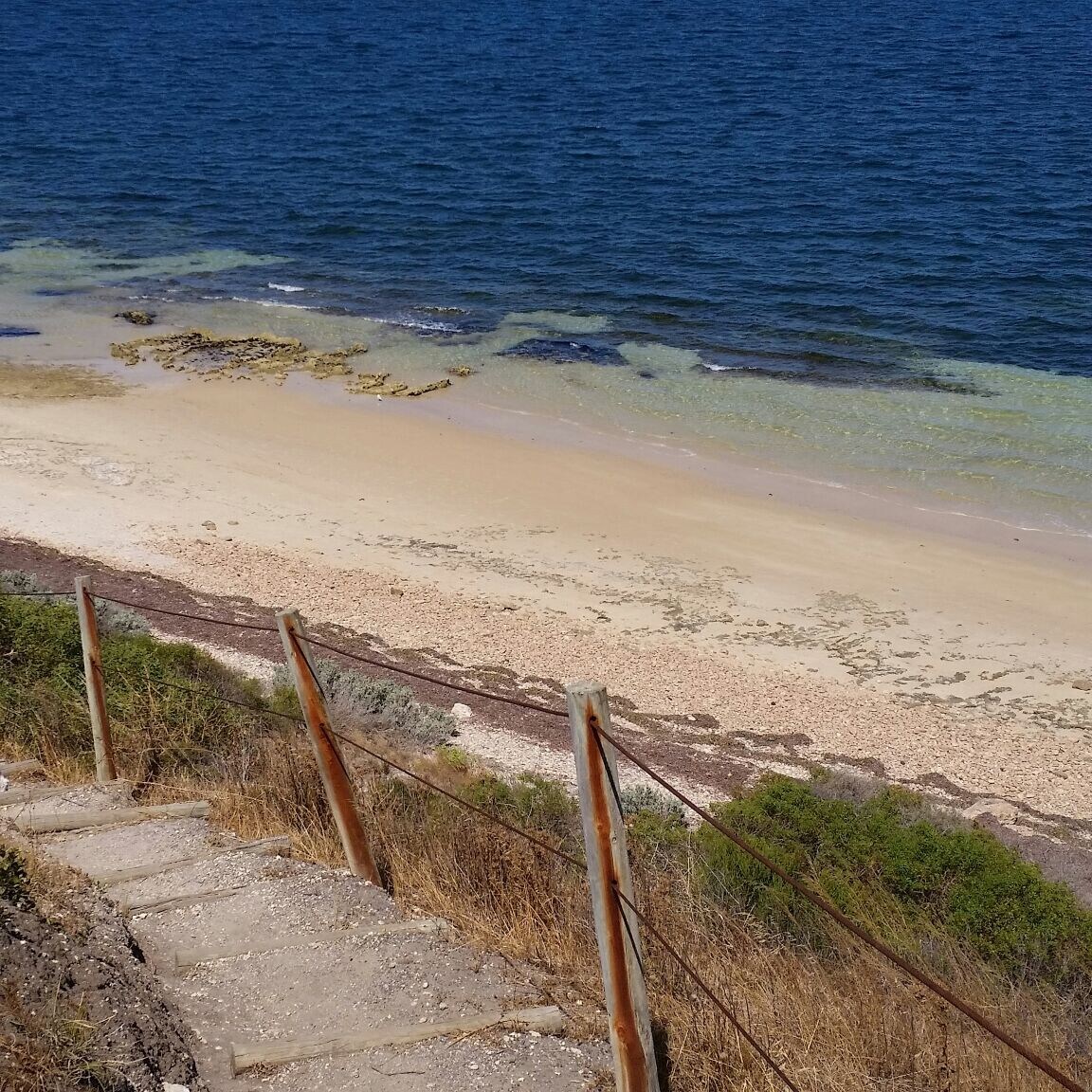 在海滨公园放松身心