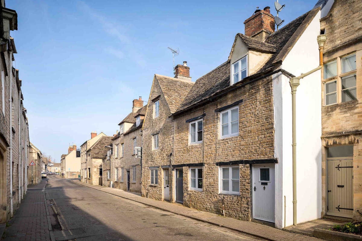 The Cottage,  Cirencester