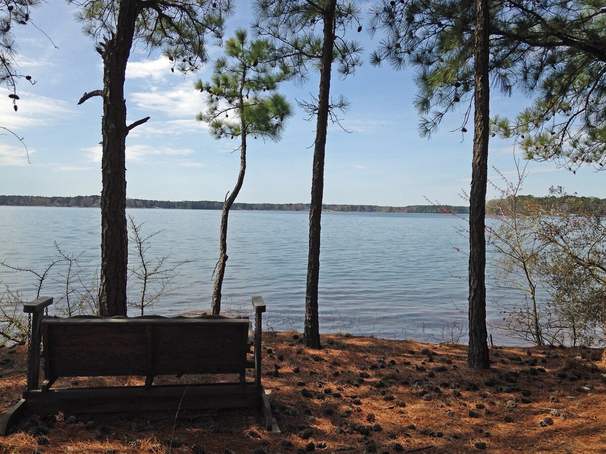 Lake Life Escape - The Point on Lake Gaston