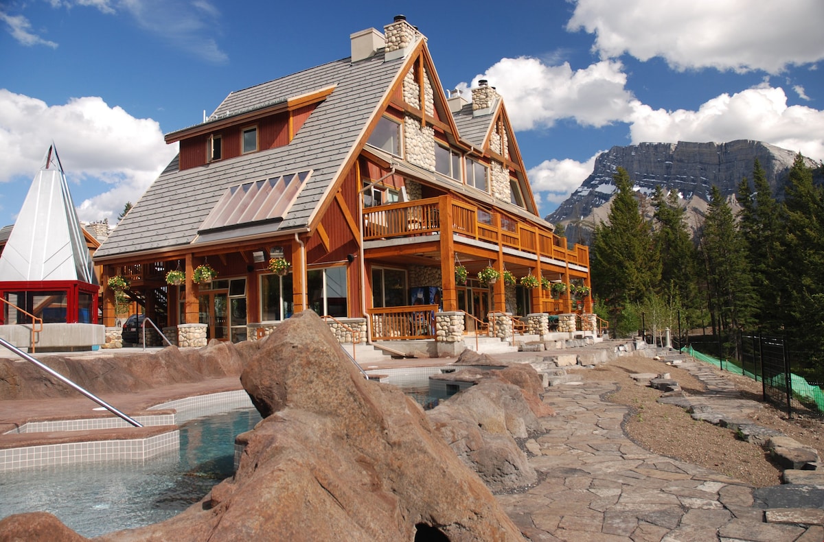 带Loft的舒适山间度假木屋|可使用热水泳池！