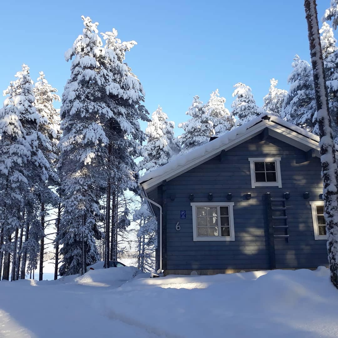 高端度假木屋，可欣赏迷人的湖景