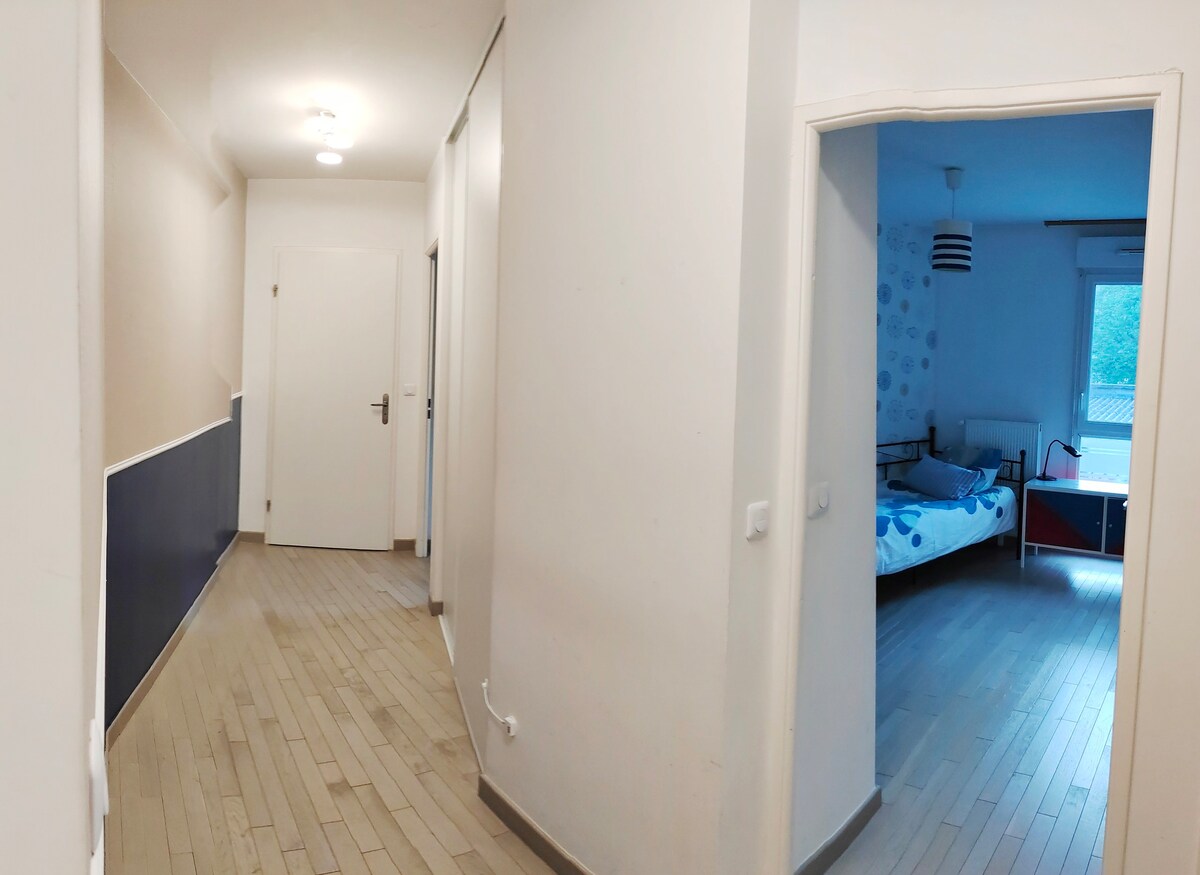 Bel appartement 84 m² 3 chambres. parking gratuit