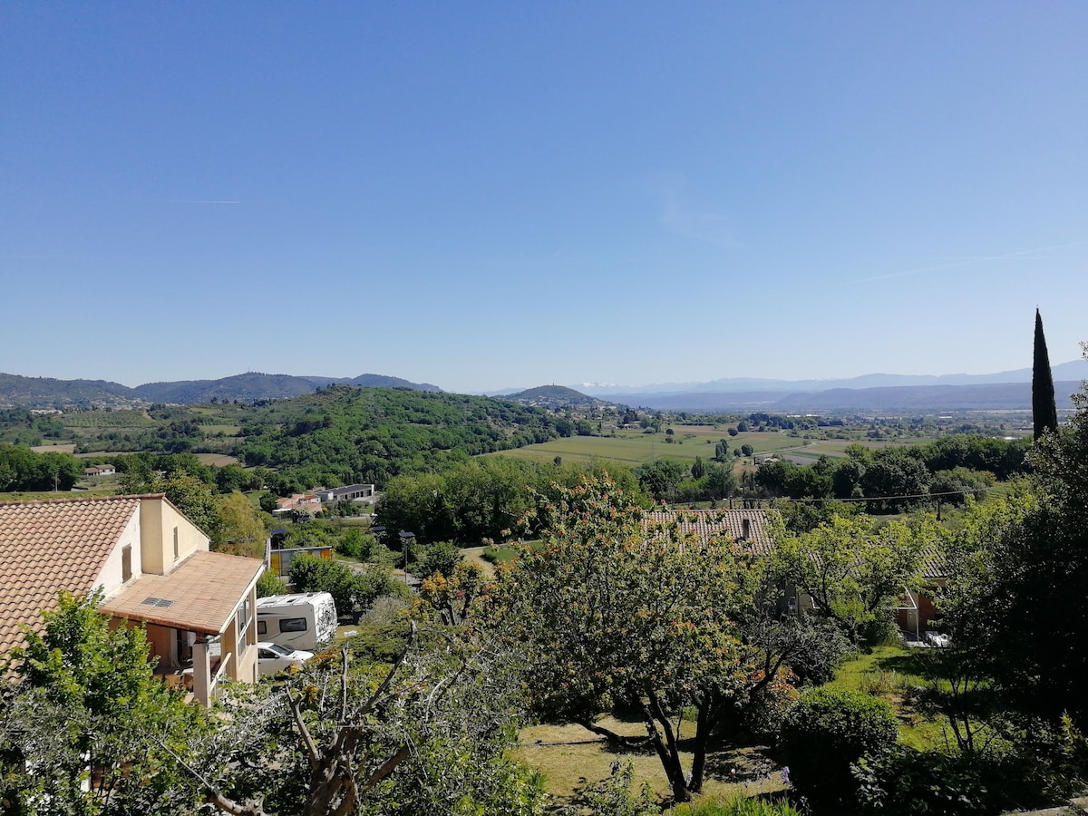 吕贝龙（ Luberon ）和维登峡谷（ Verdon Gorge ）附近的私人单间