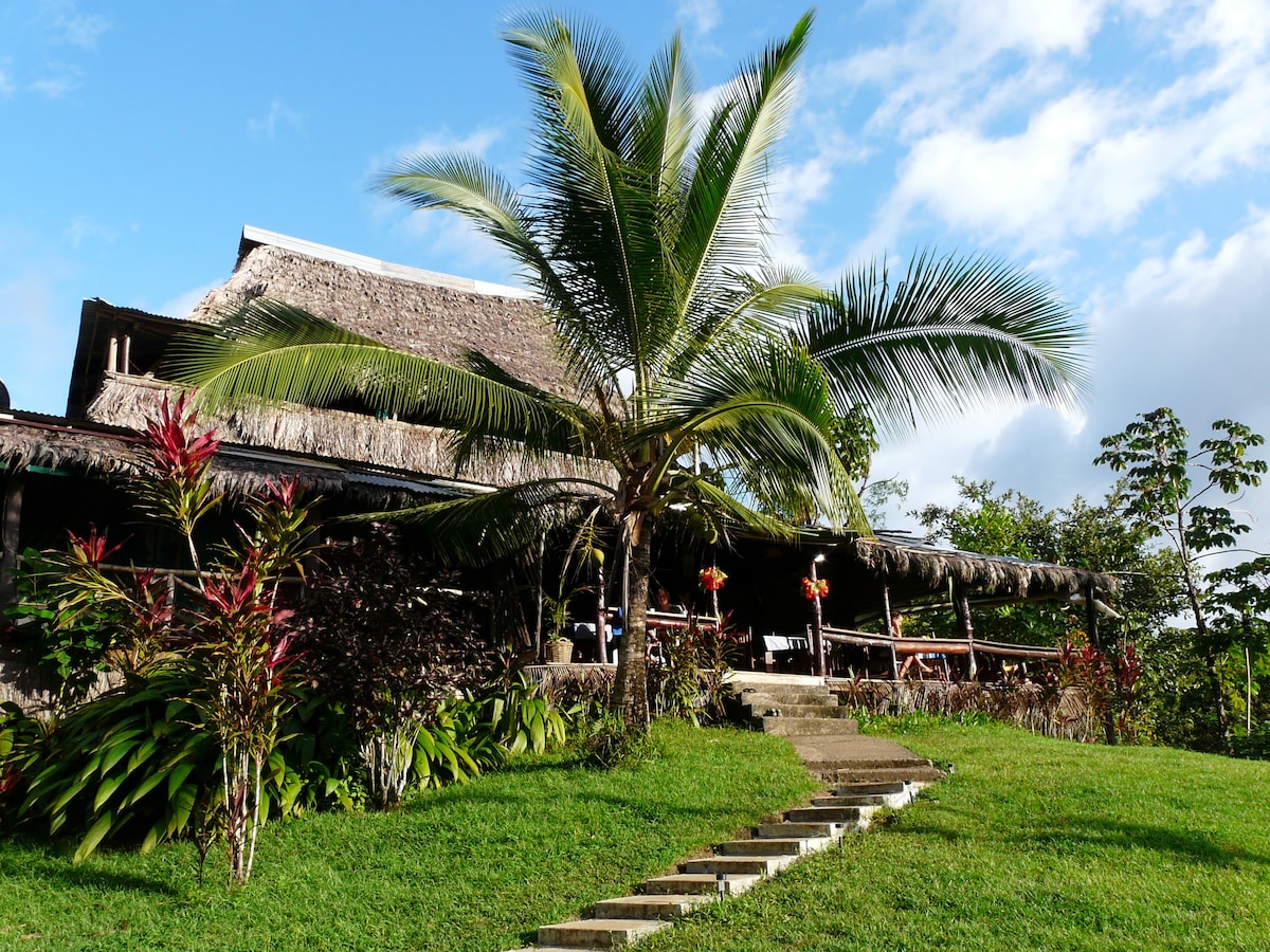 德雷克湾（ Drake Bay ） ……科尔科瓦多国家公园（ Corcovado National Park