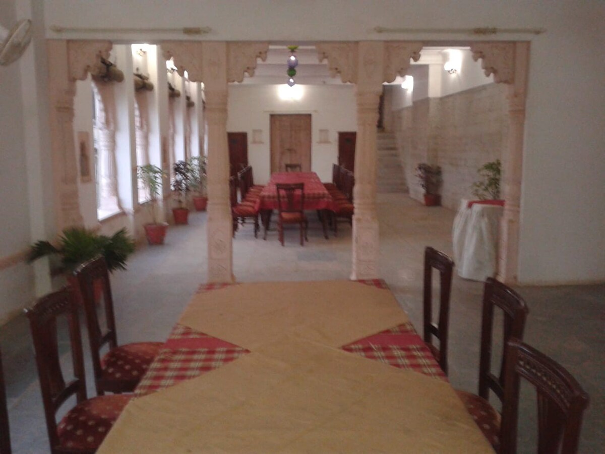 Kanch Mahal套房，传统KRISHNA宫