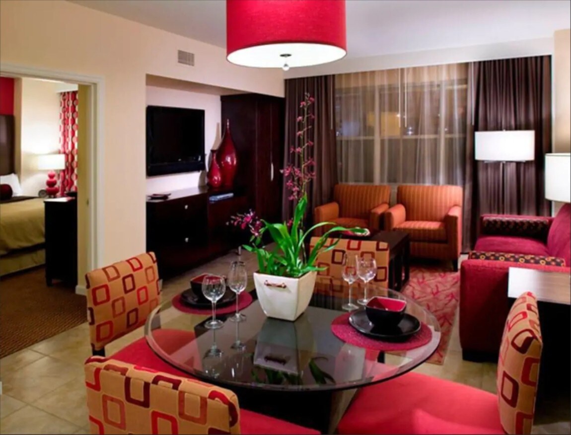 *Large Resort Suite@LV Blvd./Pool/Spa/Gym/BBQ*