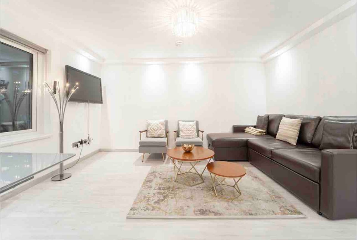 Luxurious 3 Bed Apartment in Covent Garden, London