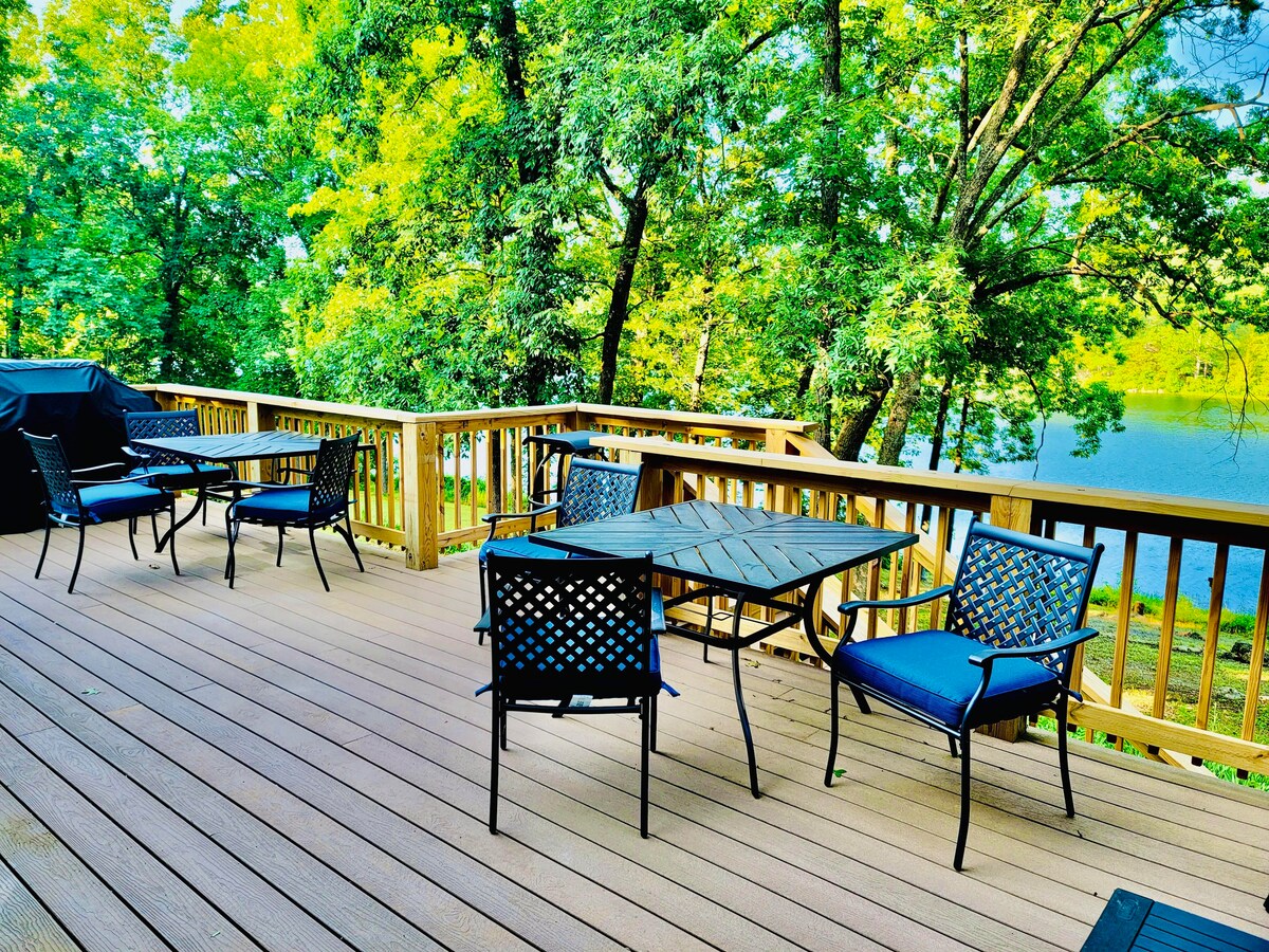 A Lakefront Getaway at The Mystic