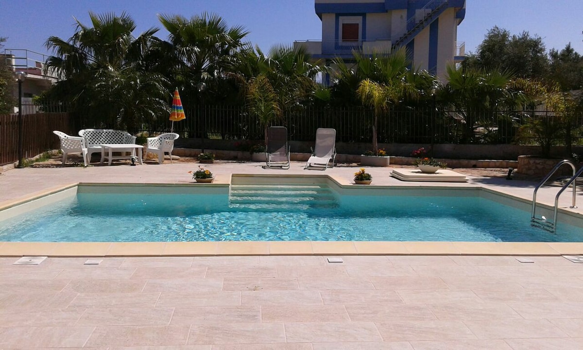 Villa Emelia with pool 250 meters from the sea