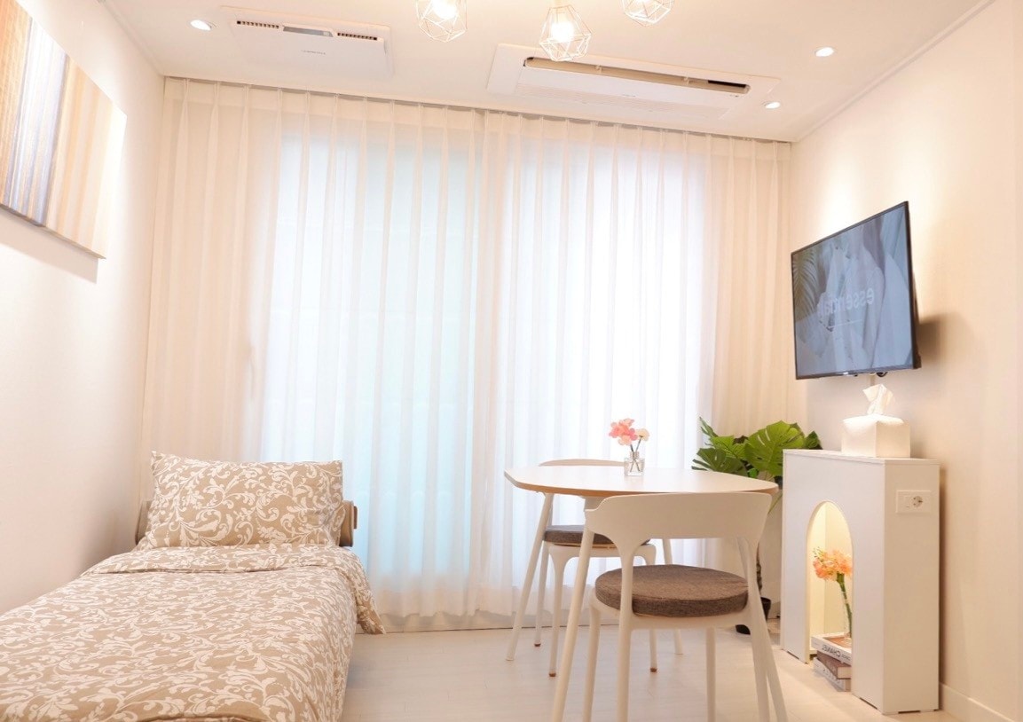 New BLDG! Sunny23/3min to Seoul Stn/Rooftop/명동/주차