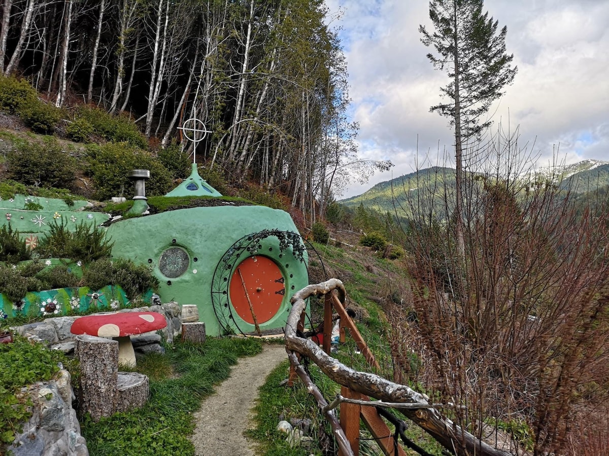 地下Hobbit Hole @ Sustainable Ecovillage