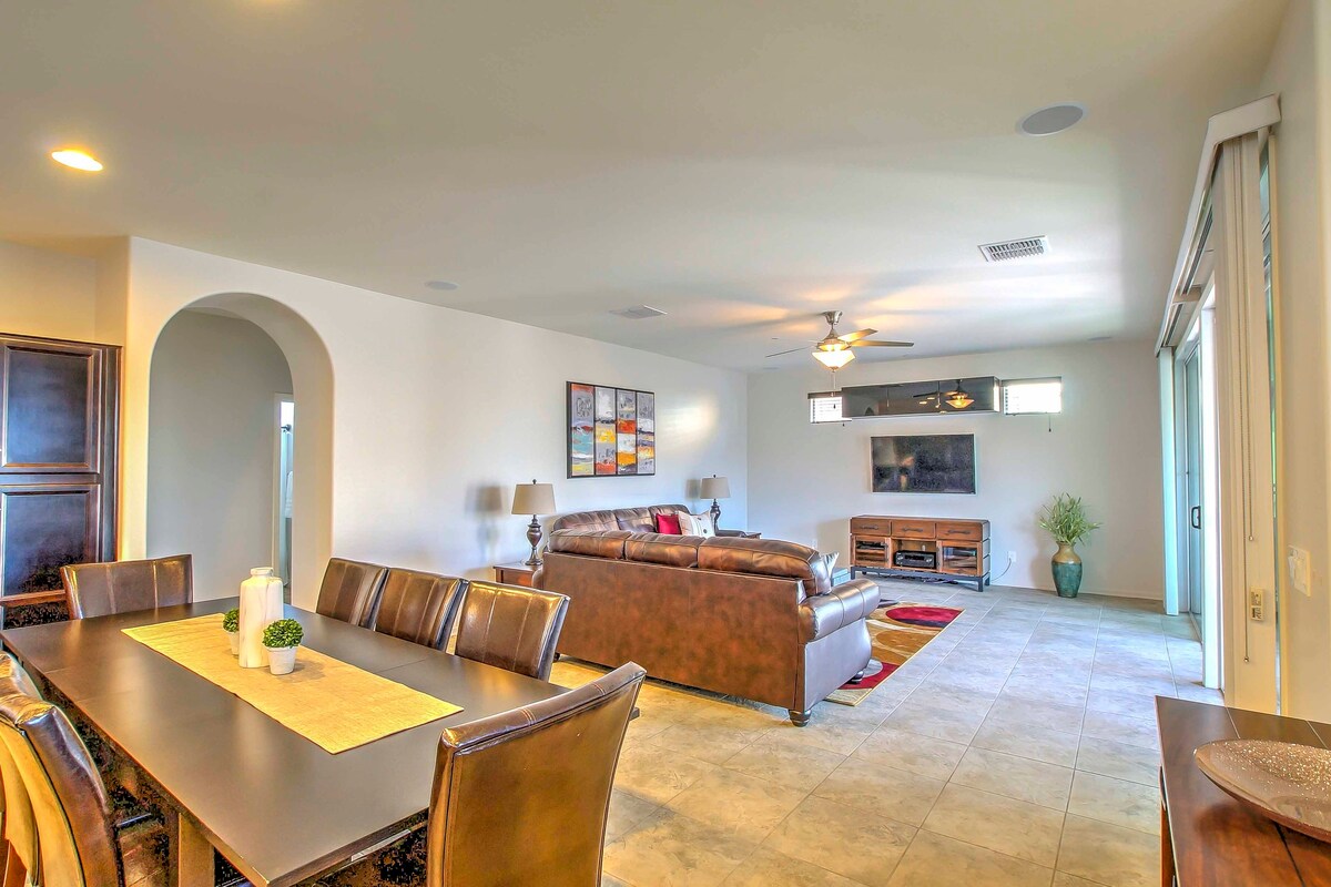 Serene Gilbert Home; Walk to Pool, 5 Mi to SanTan