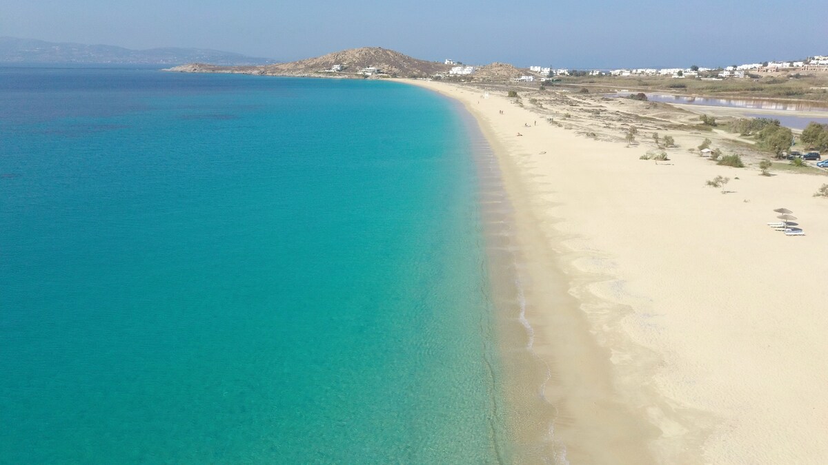 Unique Beachfront Cycladic Villa @ Agios Prokopios