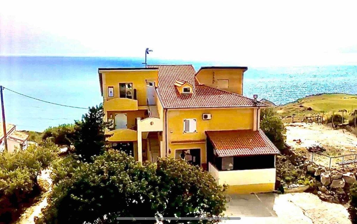 La Collina Sul Mare Bed and Breakfast