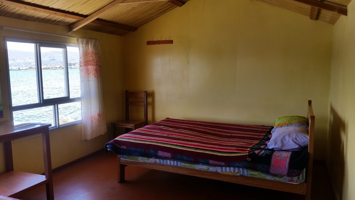 2间卧室，可欣赏蒂蒂卡卡湖景