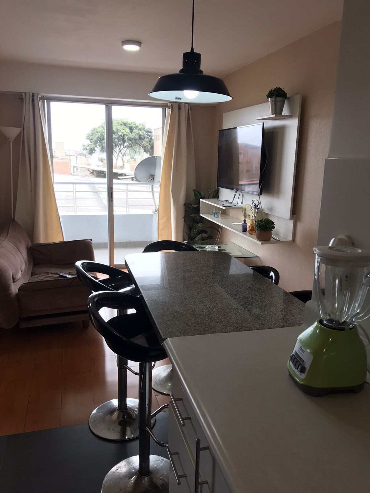 861 Lindo Chorrillo Apartment