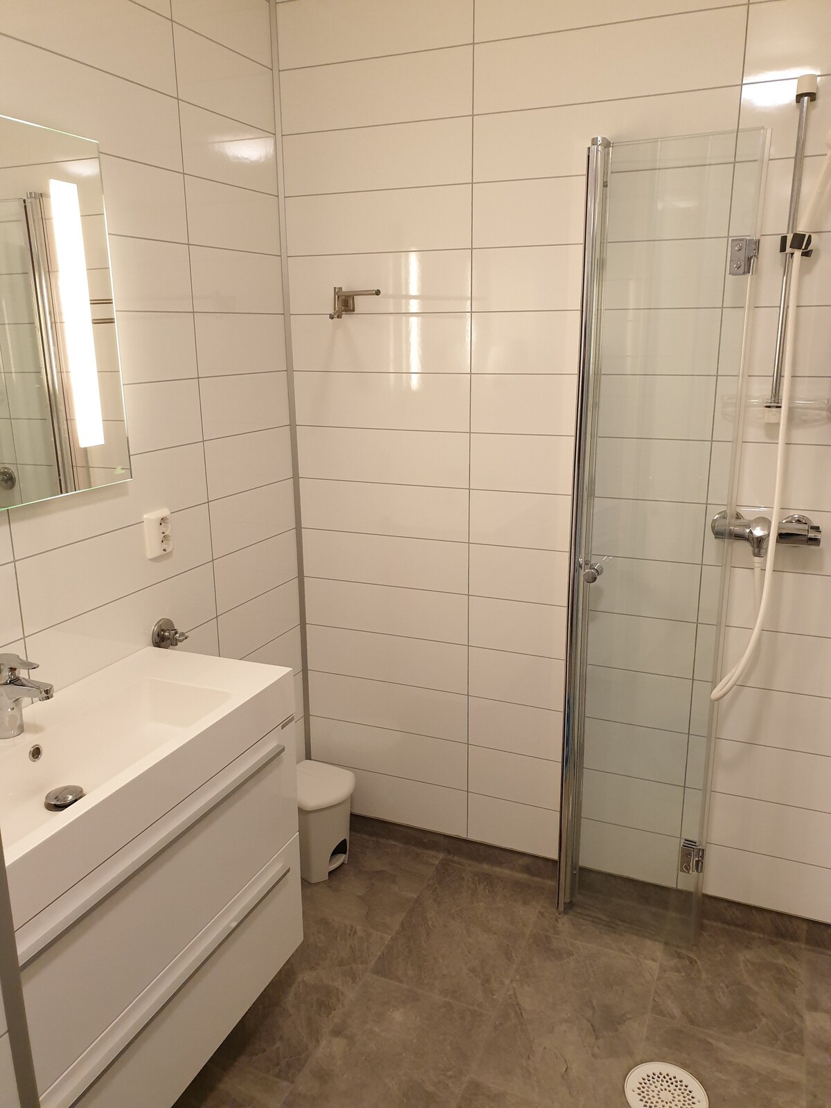 位于Senja的Gryllefjord的舒适公寓。