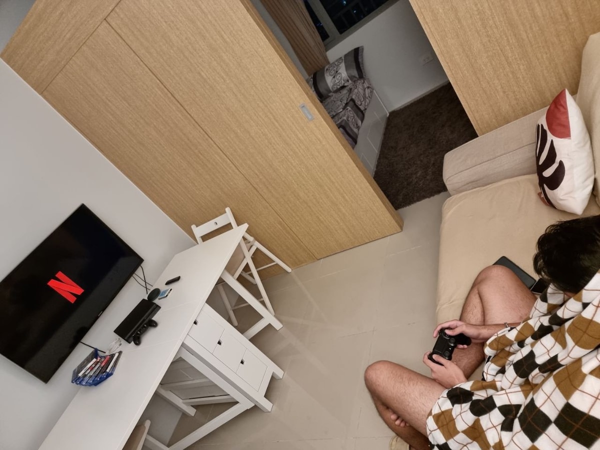 PS4, Netflix & Pool (SM North) Grass Residences T5