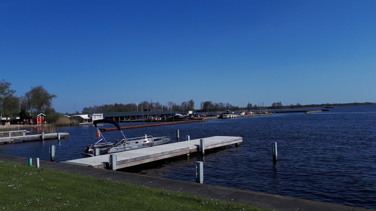 水上度假木屋大篷车，靠近Giethoorn