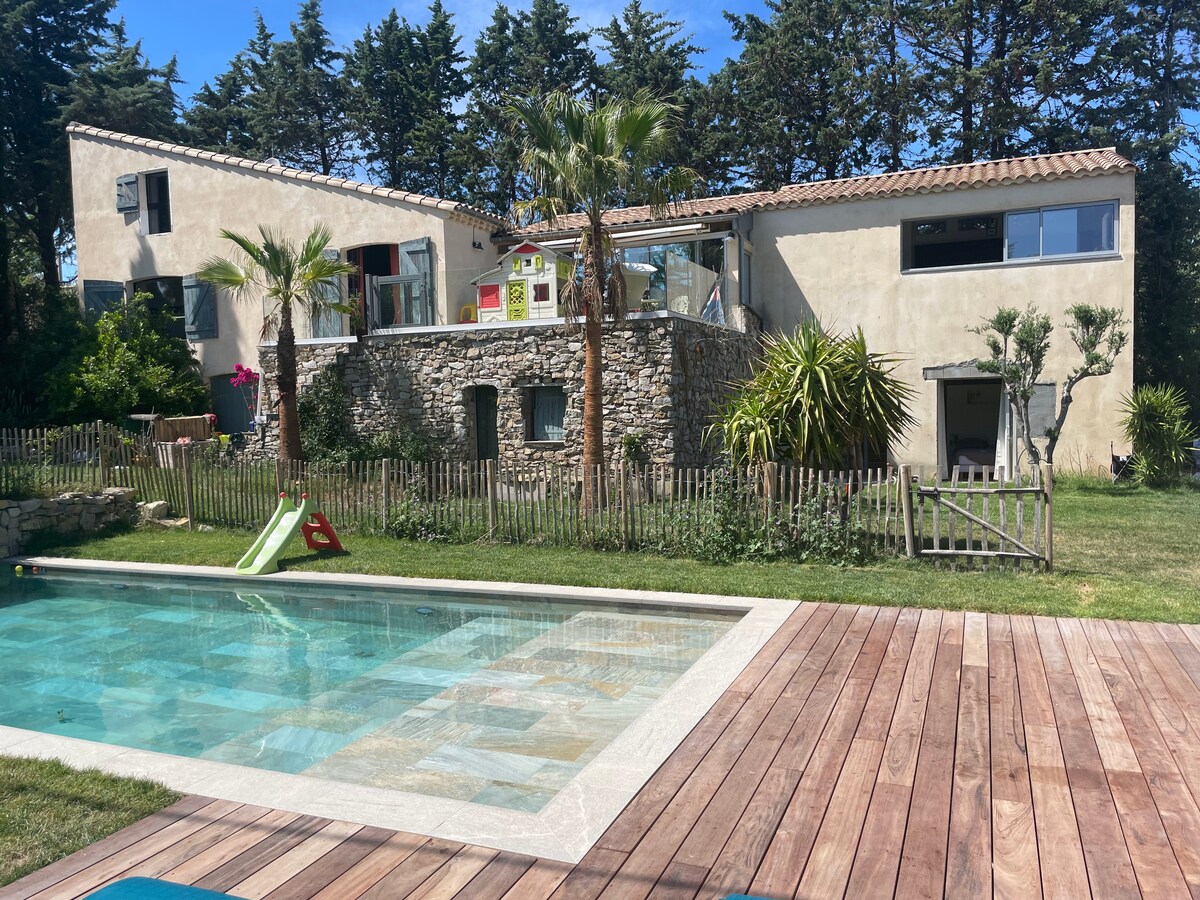 Charmante maison rénovée avec piscine