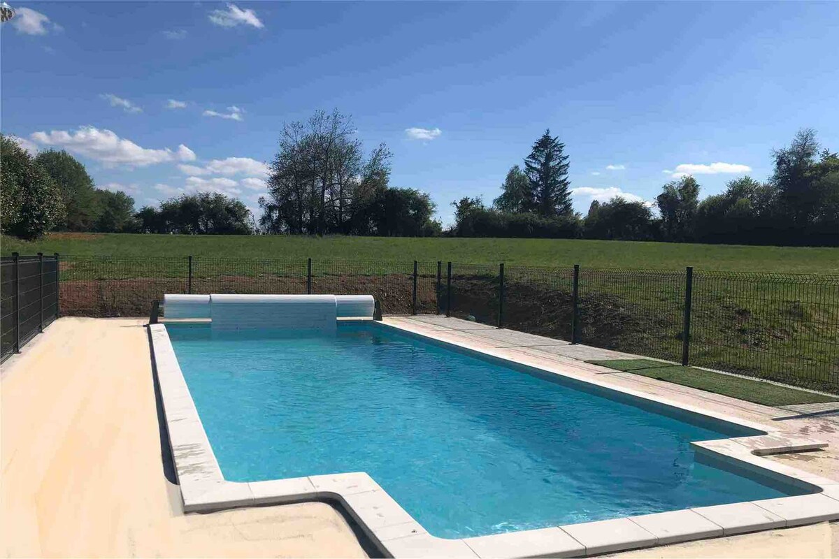 Large renovated farmhouse with heated pool