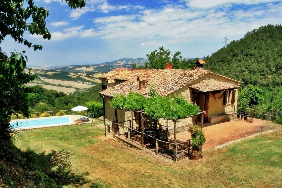 Lovely cottage with stunning view in Tuscany