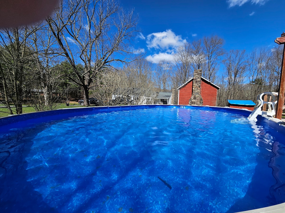 Cottage w pool, hot tub 15 min to Windham