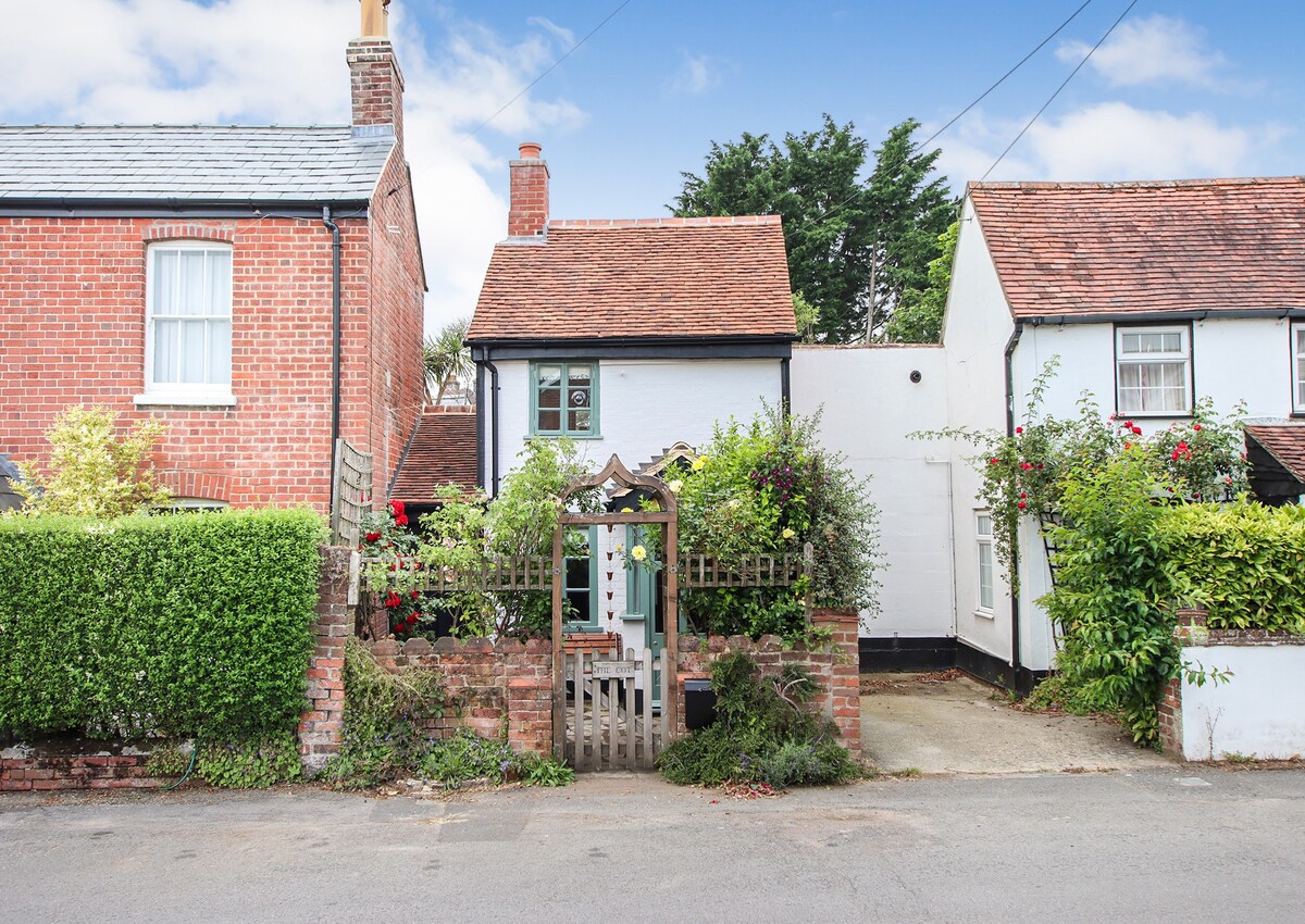 The Cot, Characterious 400 years Cottage.