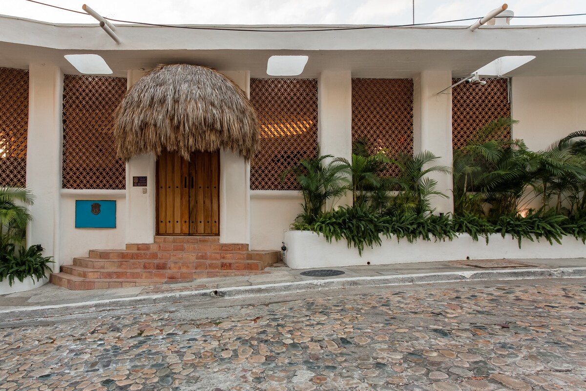 从蓝色别墅（ Villa Azul ）欣赏班德拉斯湾的全景