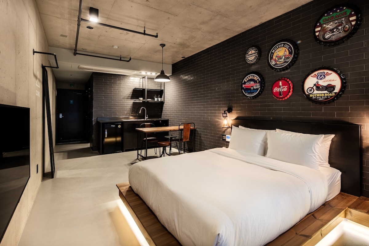 Snob Boutique Stay Superroom （时髦精品店旅舍-超级客房）