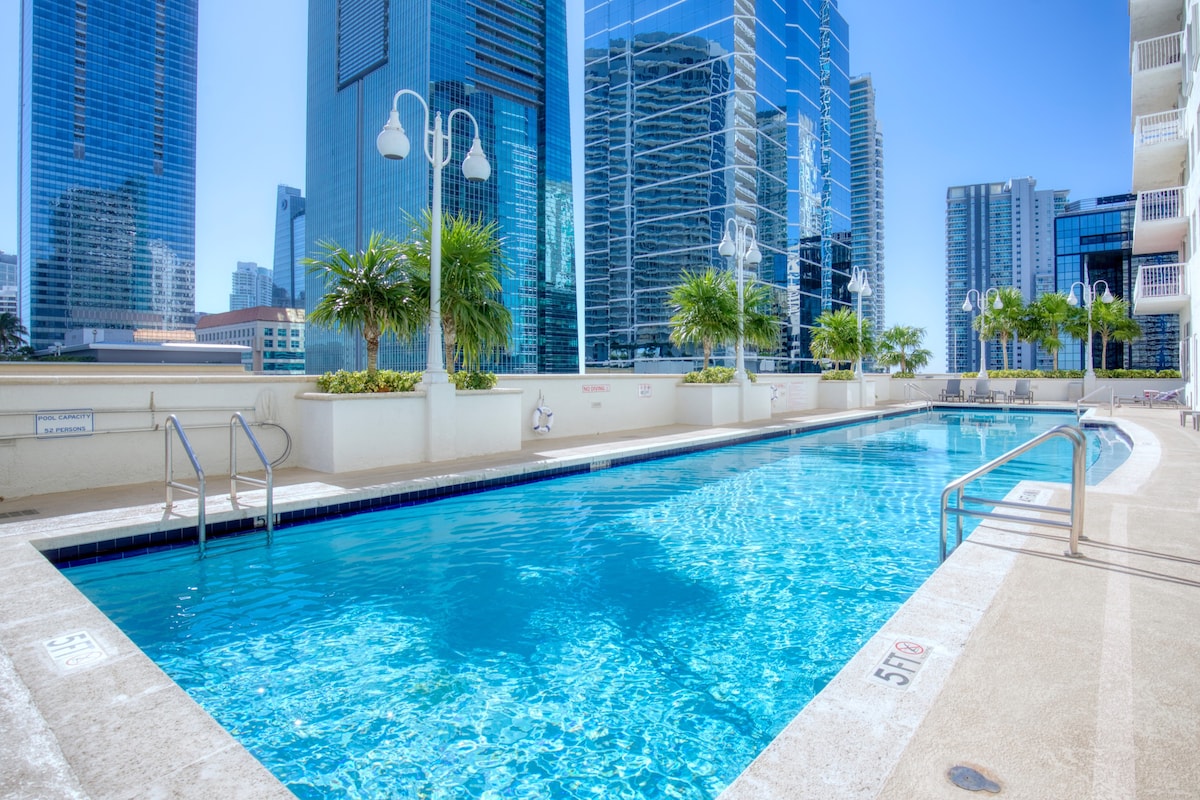 迈阿密海滨公寓泳池/免费停车位