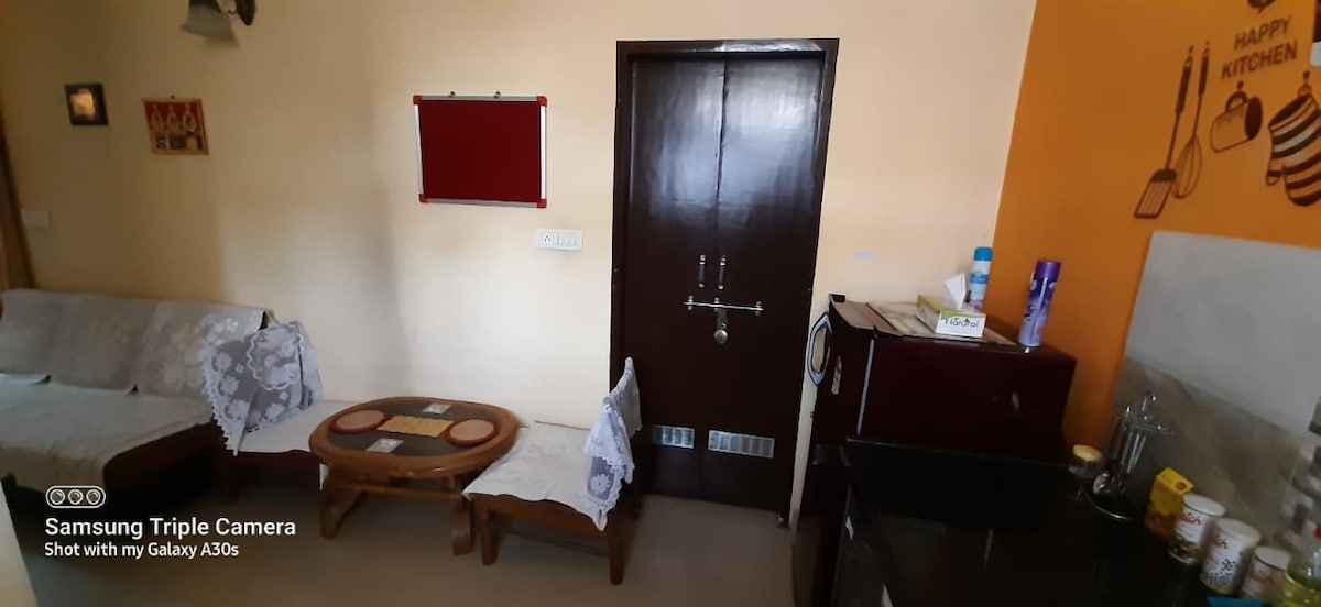 CitiVibes 1bhk flat for couple/ traveler/ tourists
