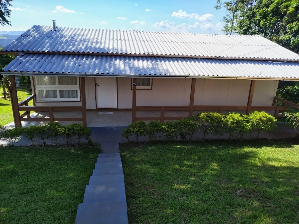 Casa em Itá-SC bela, acolhedora, próxima ao parque