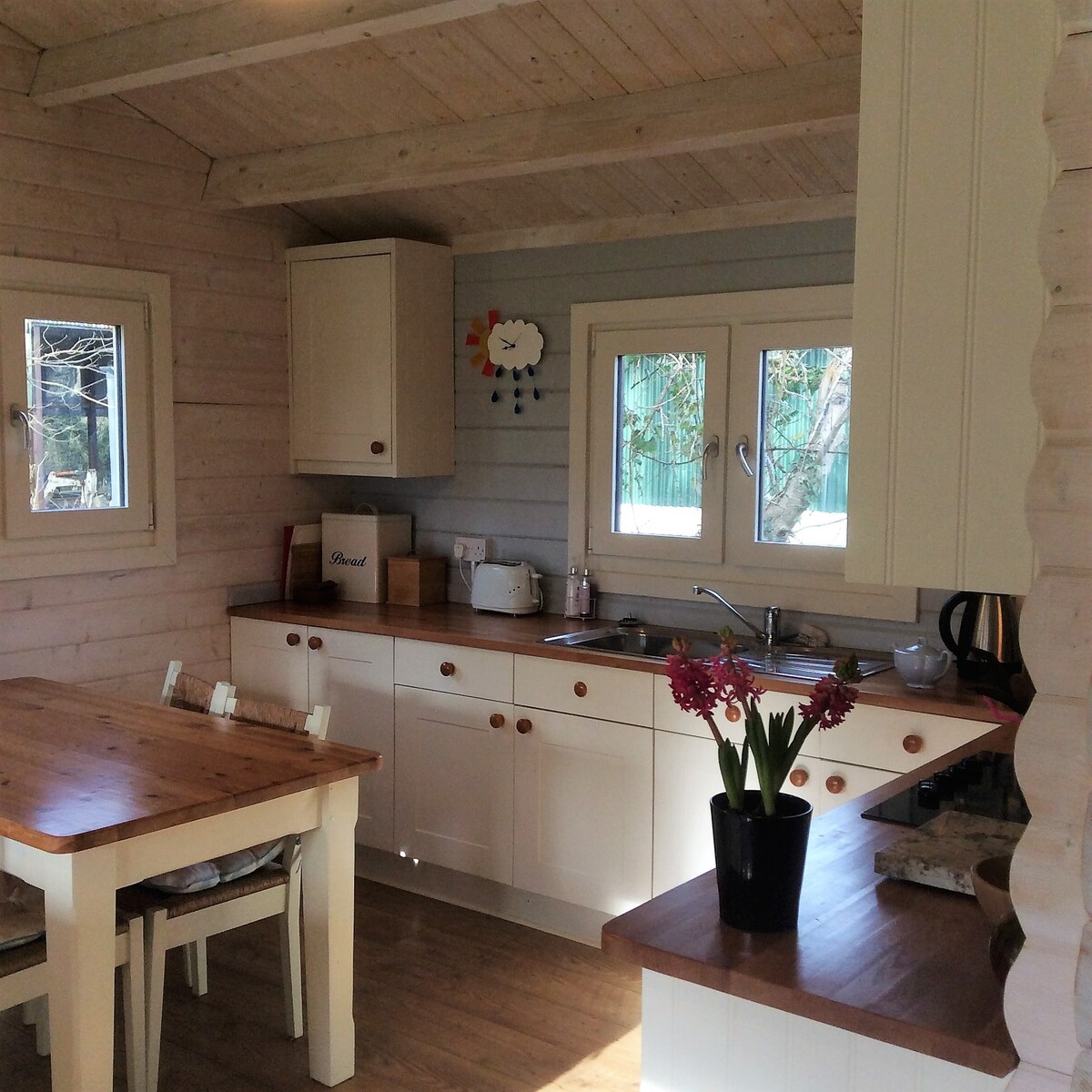 绿色小木屋是一个舒适、僻静的乡村瑰宝！