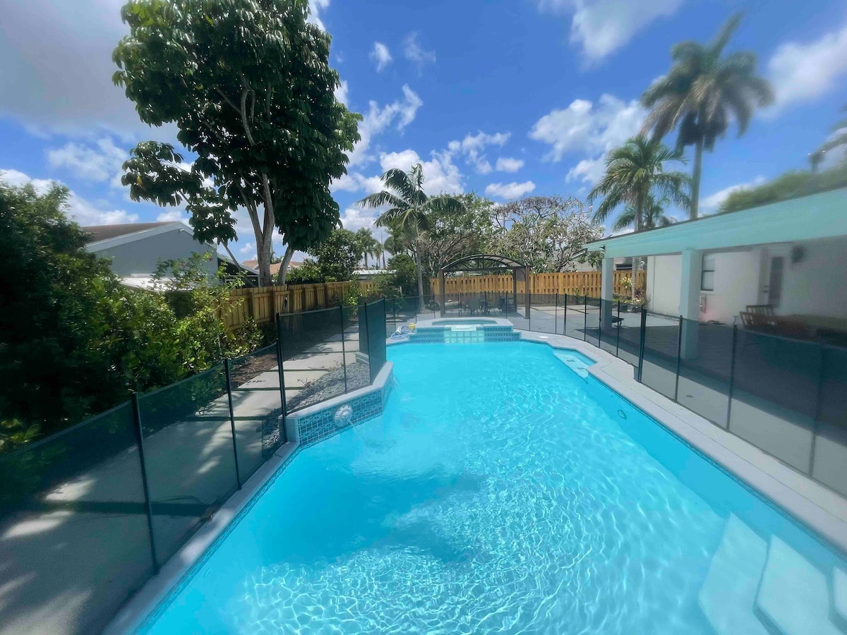 Large Miami Estate. 4/2  Pool home + Gameroom