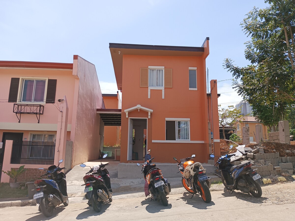 2-Storey Townhouse in Camella/6persons/2rooms