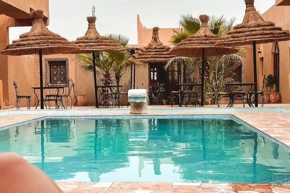 Guesthouse luxe-style and pool in merzouga