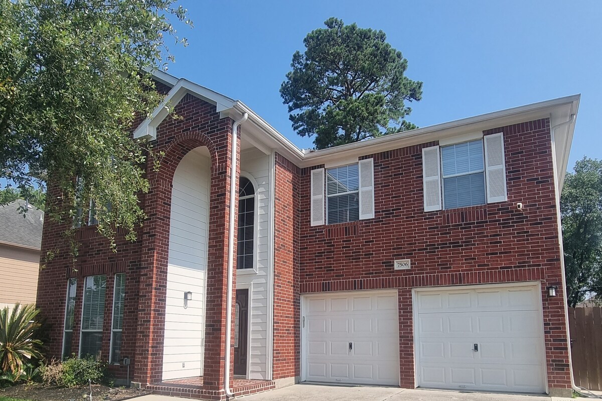 Fully remodeled home in The Woodlands area