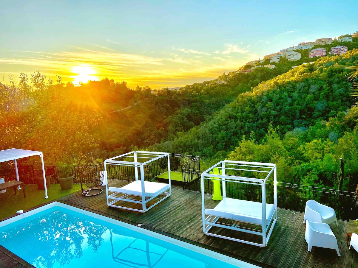 VILLA COLINA DELUXE Room Pool and Hill View