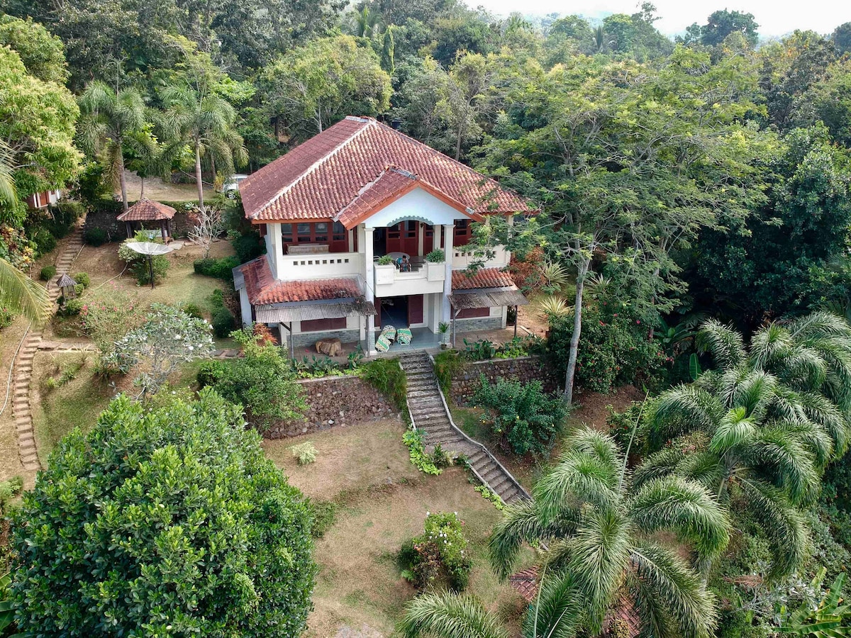 拉图别墅（ Villa Ratu Ayu ）
