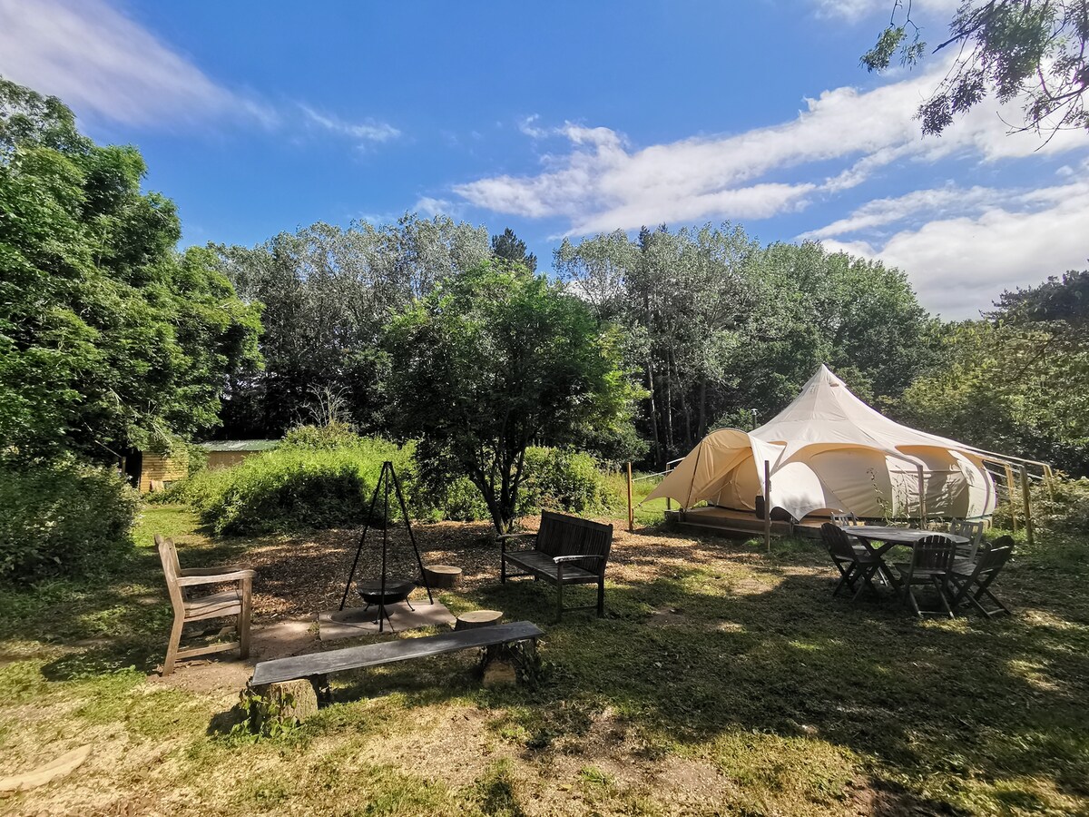 Glamping with wood-fired Hot Tub at Moat Island