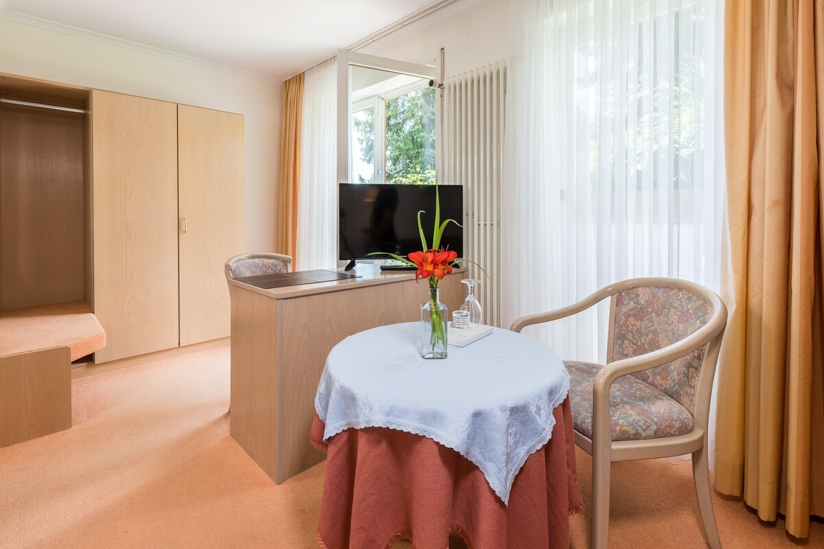 Gästehaus Anita, (Gailingen am Hochrhein), Einzelzimmer 5 mit Dusche und WC