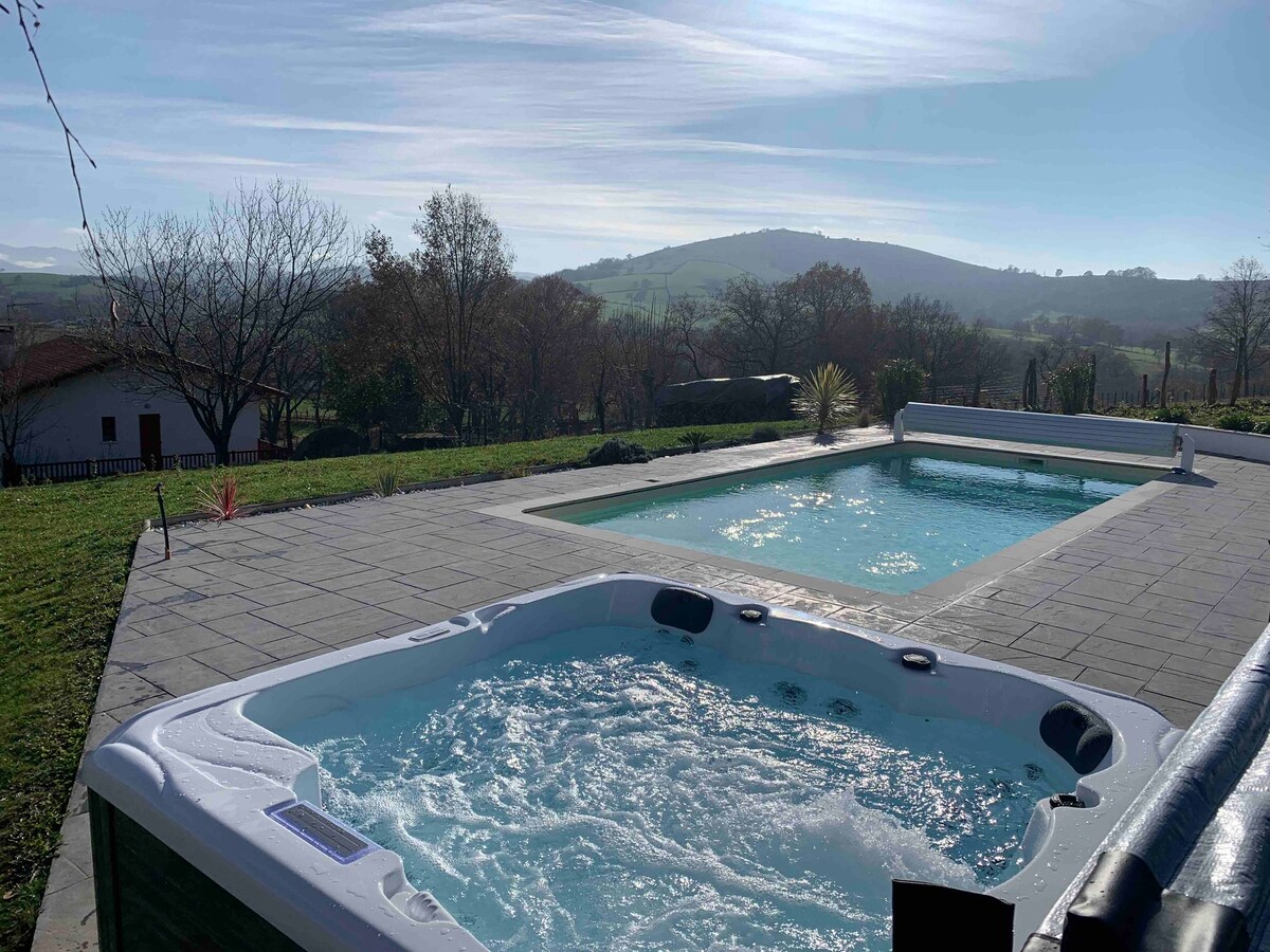 Maison Laina pays basque piscine et spa  (option )