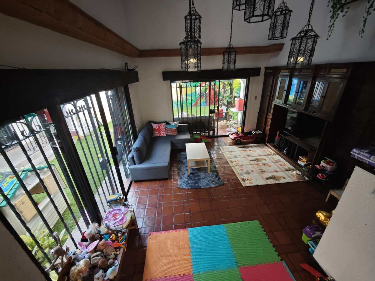 Private room in beautiful house in Cordoba.