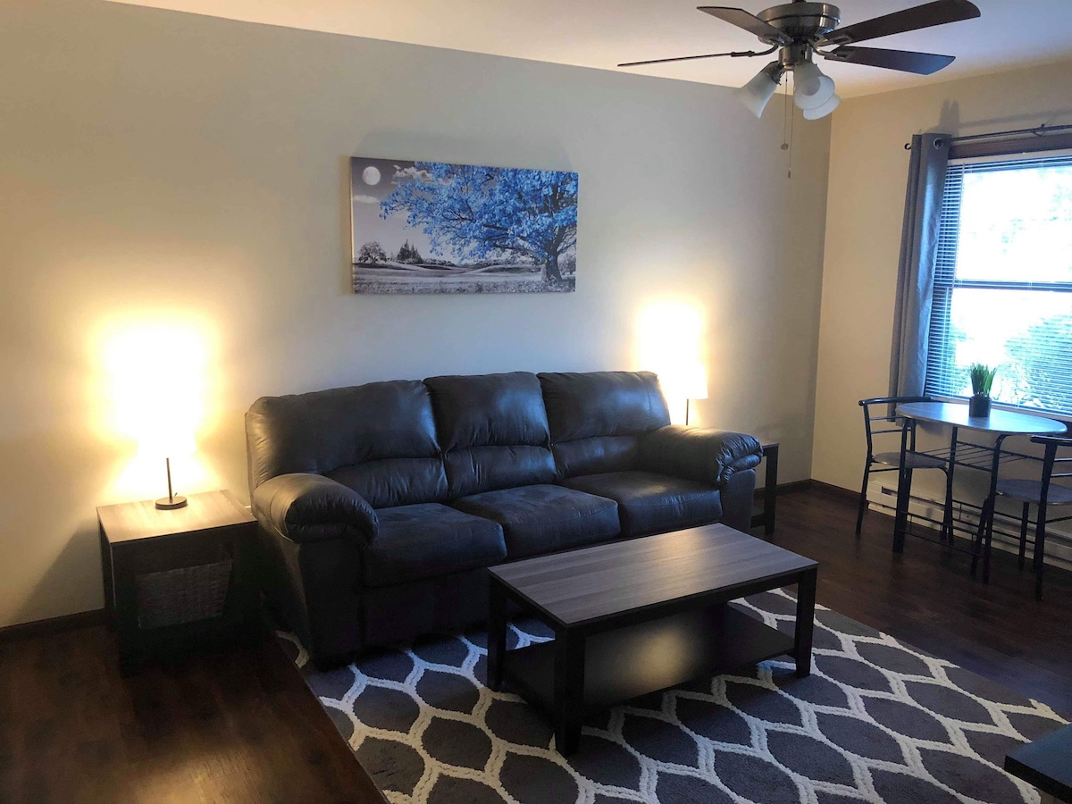 Be Cozy In a King Sized Bed In Kendallville!
