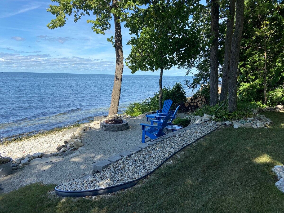 Bayshore Retreat on the Shores of Door County