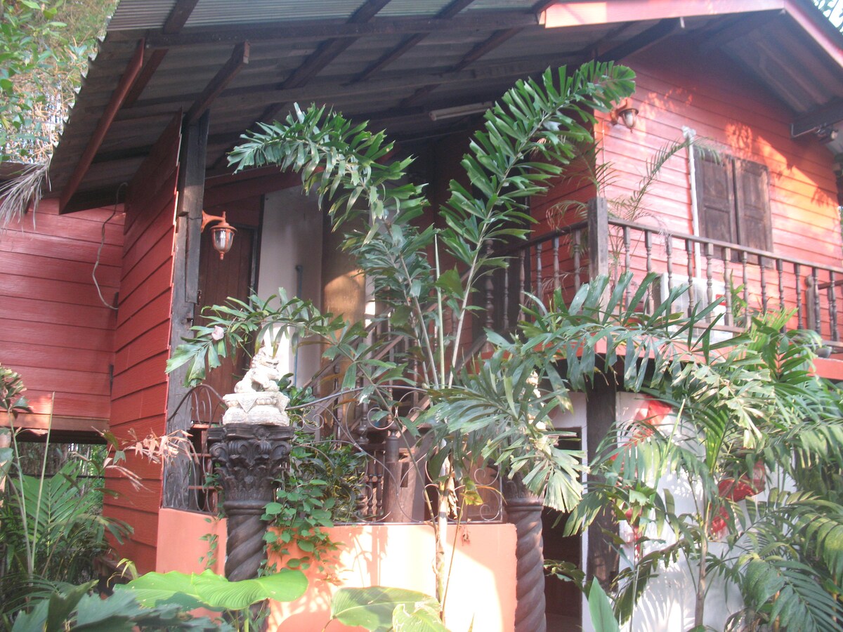 竹屋（ Wood Guest House in the Bamboo ）