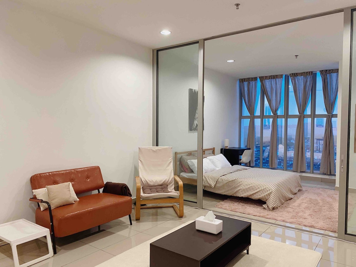 毯子单间公寓， 3个元素， Seri Kembangan。